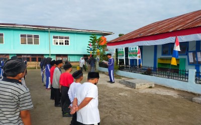 Praktik Khutbah Jumat oleh Peserta Didik MTs Al-Falah Tarutung