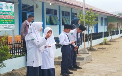 Praktik Ceramah Pagi oleh Peserta Didik MTs Al-Falah Tarutung